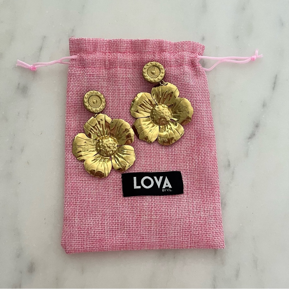 LoveShackFancy x LOVA by LV Big Flower Earrings Gold